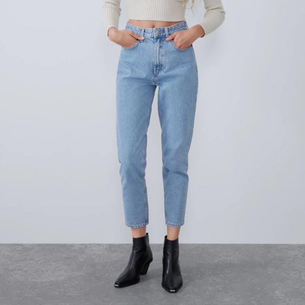Zara Mom Fit Jeans - Light Wash